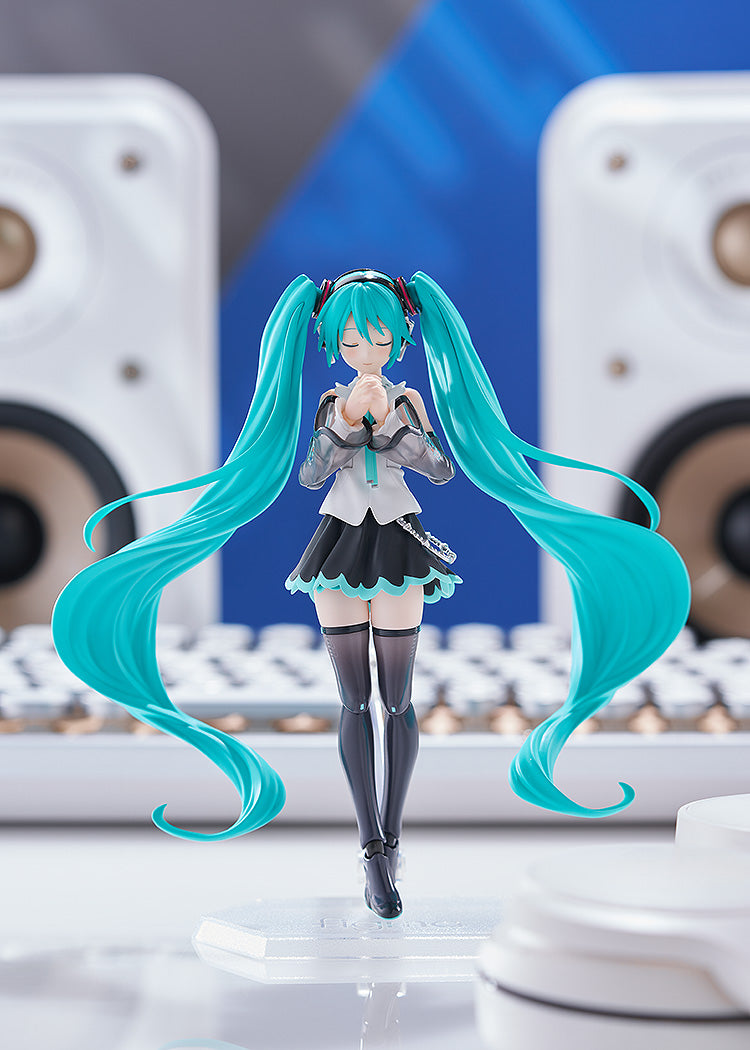 PRE ORDER figma Hatsune Miku NT