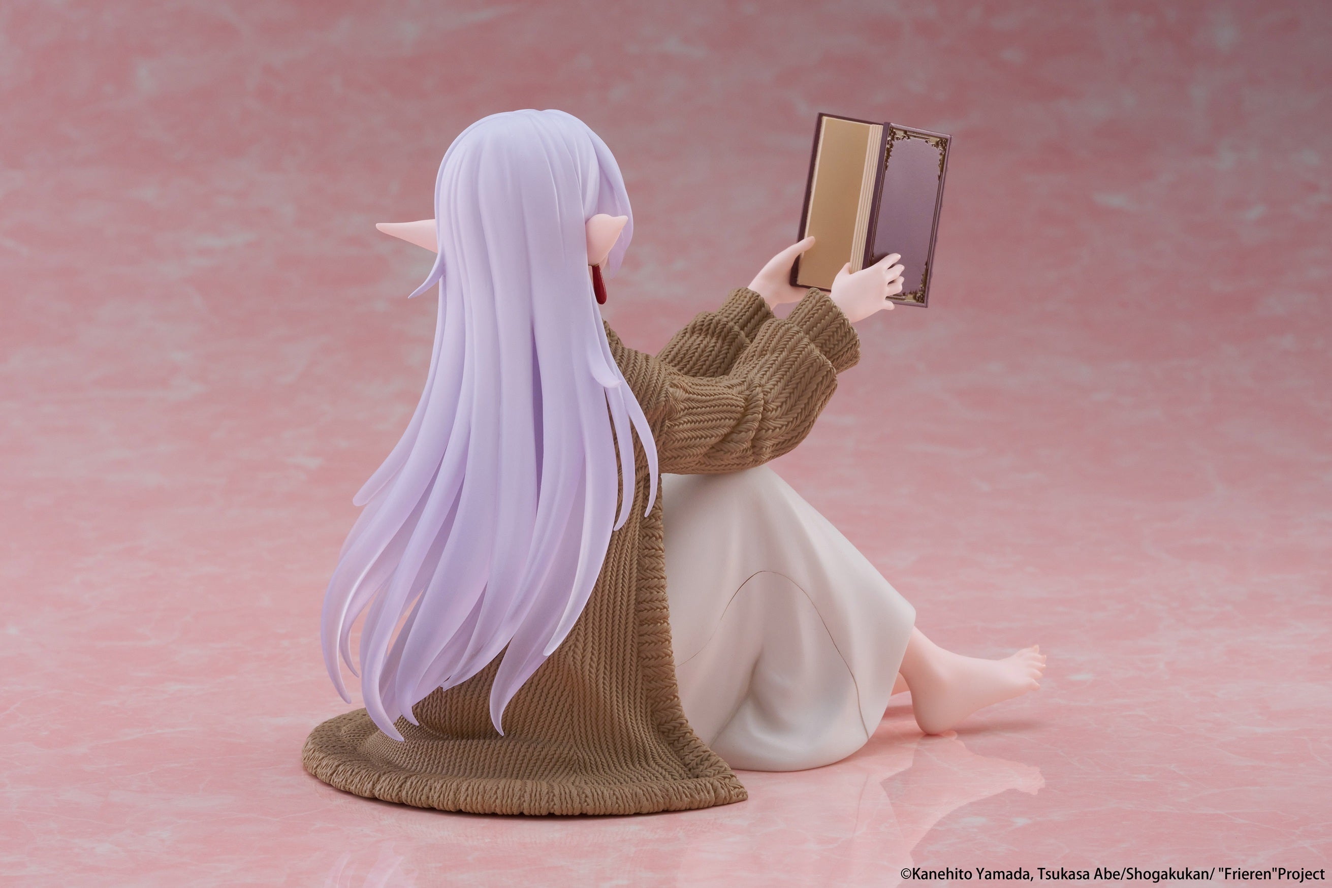 PRE ORDER Desktop Cute Figure Frieren: Beyond Journey's End - Frieren (Roomwear Ver.)