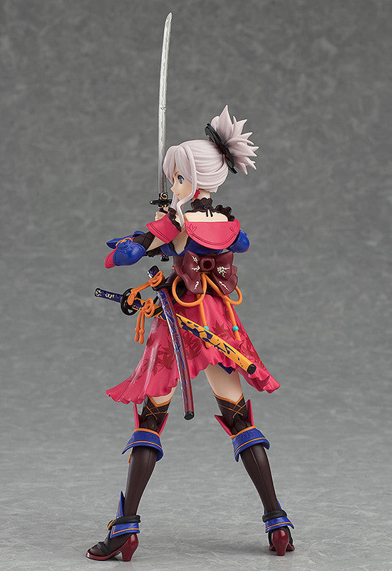 PRE ORDER figma Saber/Miyamoto Musashi