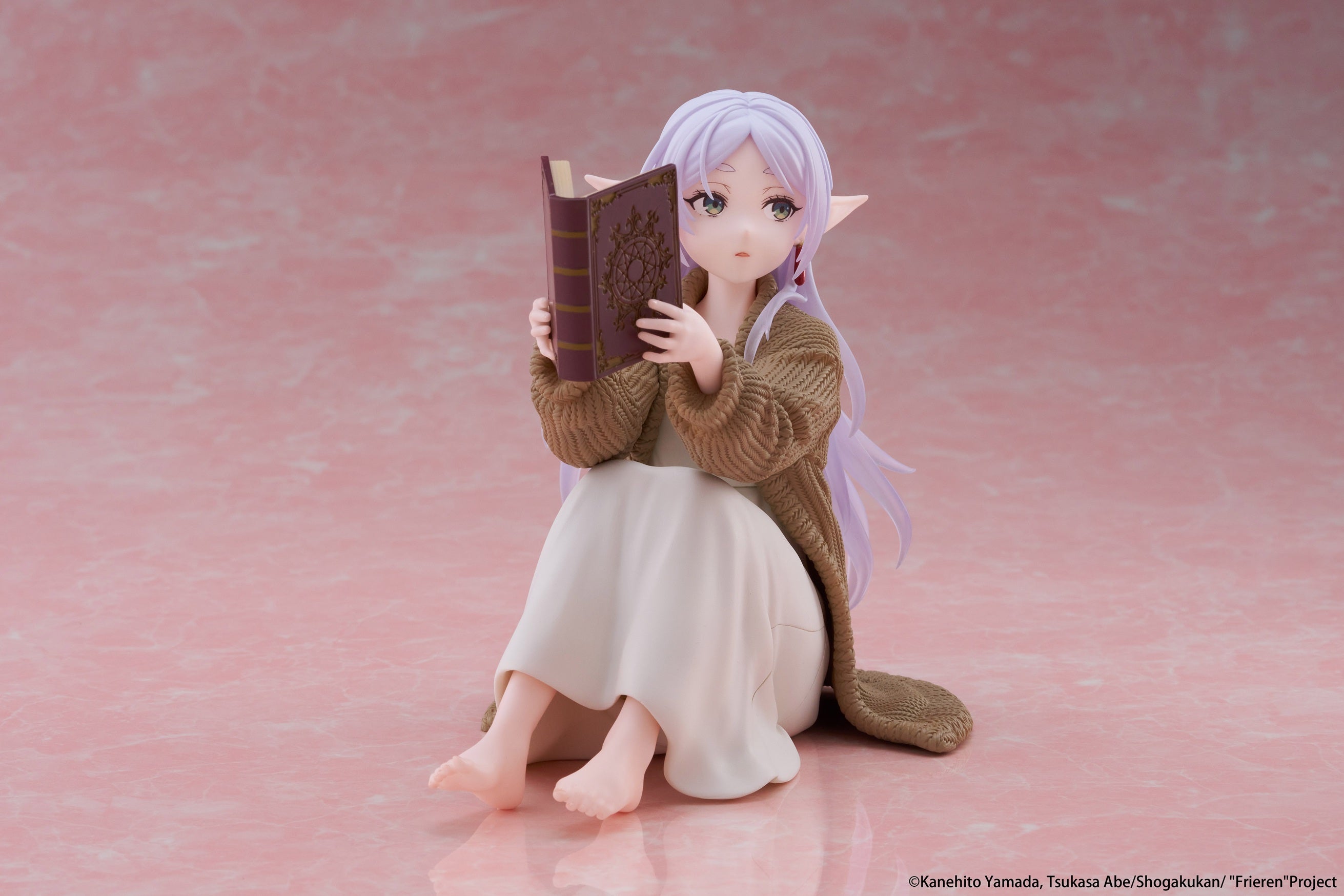 PRE ORDER Desktop Cute Figure Frieren: Beyond Journey's End - Frieren (Roomwear Ver.)