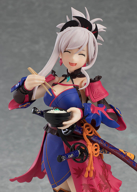 PRE ORDER figma Saber/Miyamoto Musashi