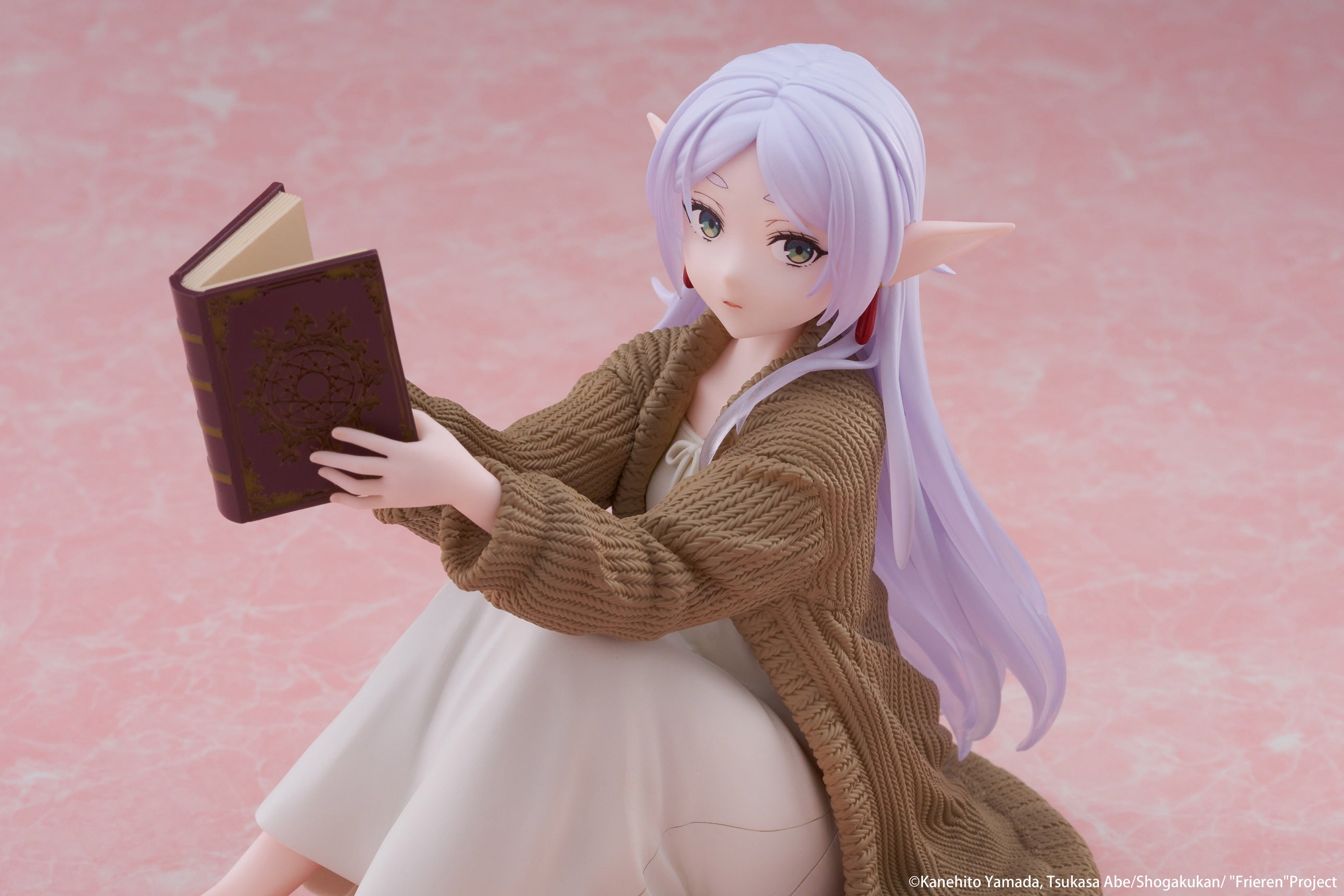 PRE ORDER Desktop Cute Figure Frieren: Beyond Journey's End - Frieren (Roomwear Ver.)