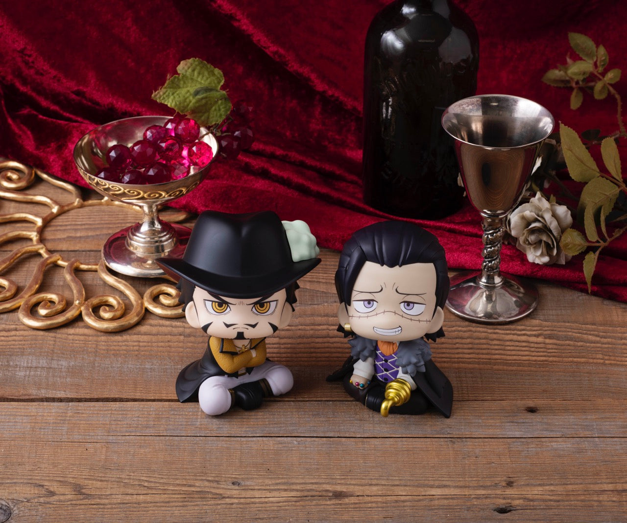 Lookup One Piece - Dracule Mihawk & Crocodile Set [with GIFT]