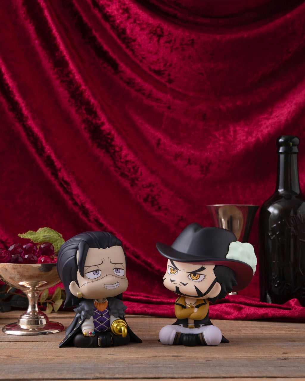 Lookup One Piece - Dracule Mihawk & Crocodile Set [with GIFT]