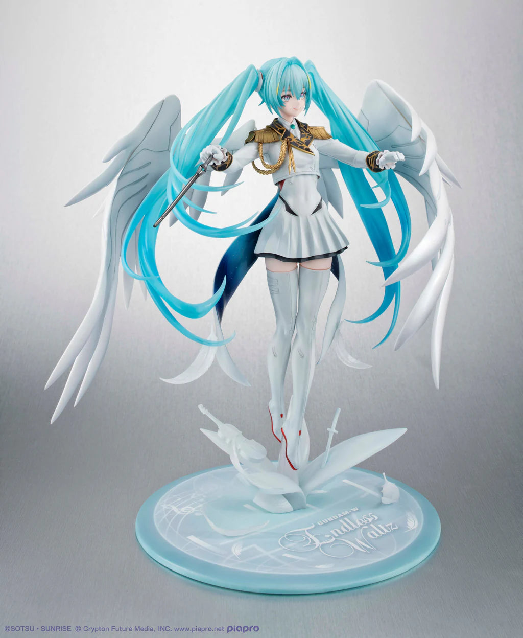 PRE ORDER Lucrea Mobile Suit Gundam 45th Anniversary X Hatsune Miku - Hatsune Miku X Wing Gundam Zero EW 1/7 Scale