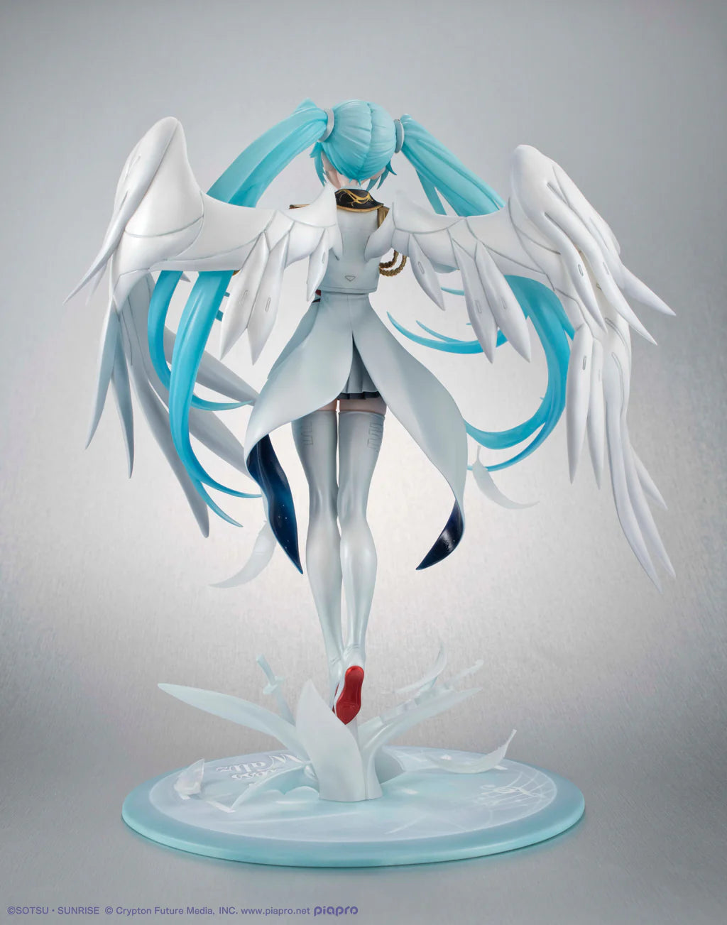 PRE ORDER Lucrea Mobile Suit Gundam 45th Anniversary X Hatsune Miku - Hatsune Miku X Wing Gundam Zero EW 1/7 Scale