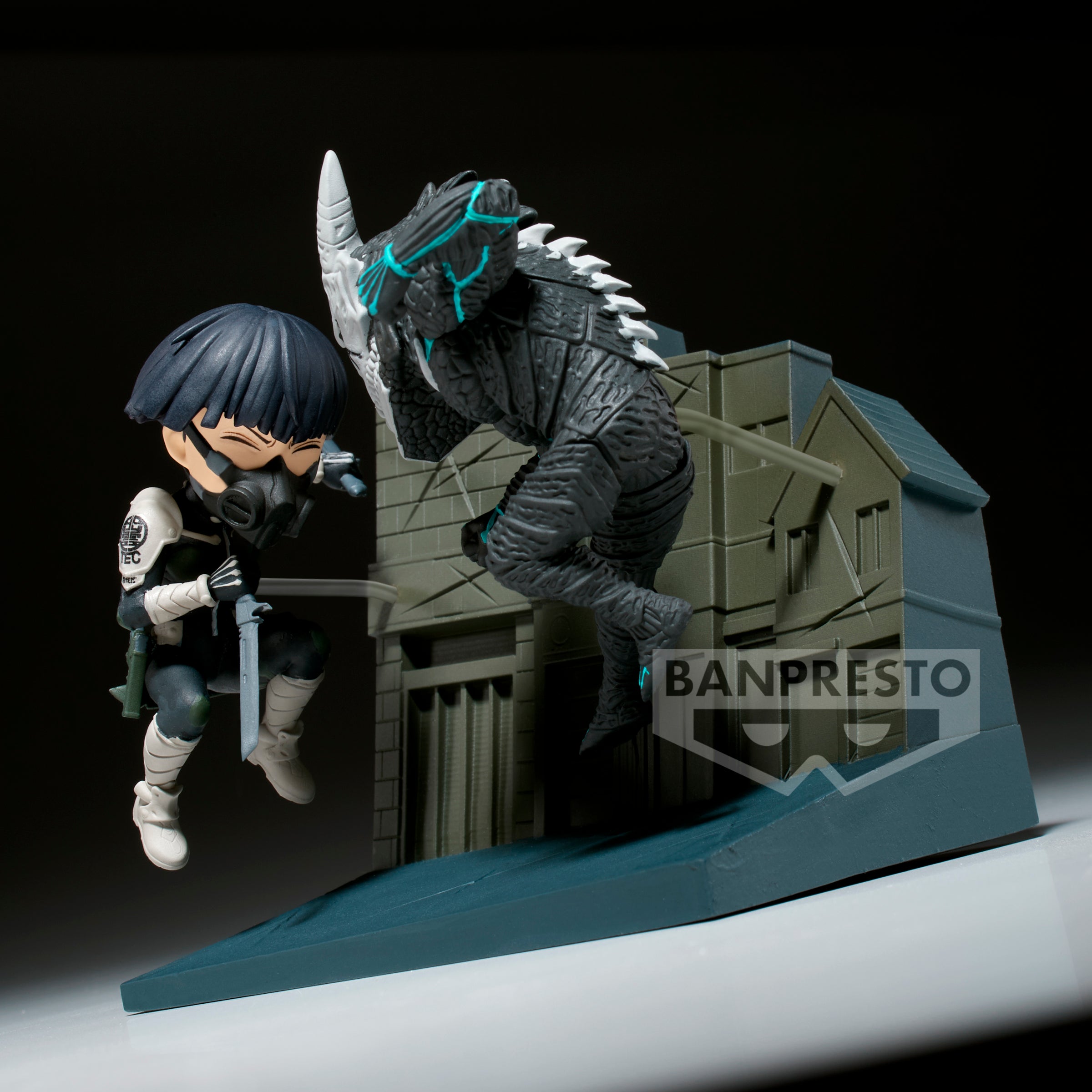 WORLD COLLECTABLE FIGURE Kaiju No. 8 - Shoshiro Hoshina vs. Kaiju No. 8 -